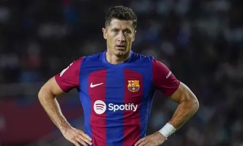 Lewandowski sẽ tiêm thuốc giảm đau để đối đầu Real Madrid