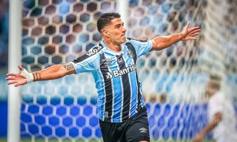 Suarez chuẩn bị tái hợp Messi