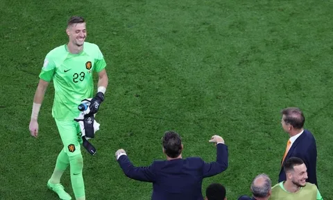 Van Gaal nghỉ hưu, hiện tượng World Cup hồi hộp chờ phán quyết của Koeman
