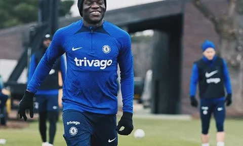 Nụ cười của Kante; Các cầu thủ Chelsea lộ rõ thái độ
