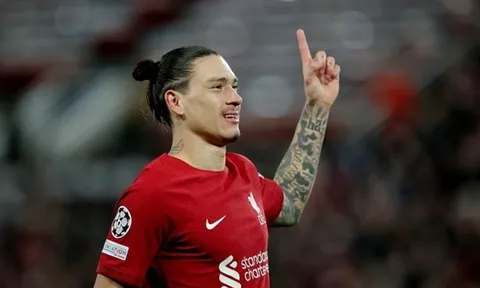 'Hojlund không cùng đẳng cấp với Nunez'