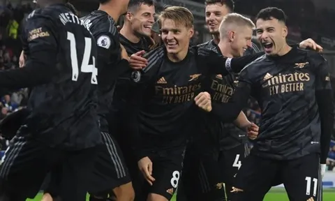 Người thắng kẻ thua sau trận Brighton 2-4 Arsenal