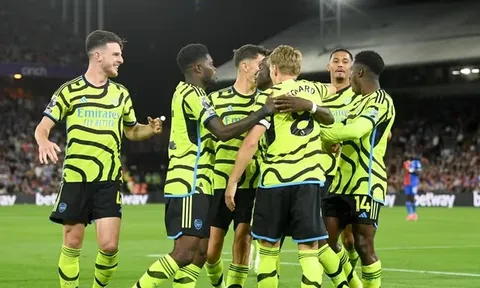 Odegaard cứu rỗi Arsenal trong ngày Tomiyasu hóa 'báo thủ'