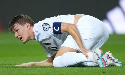 Odegaard nhăn mặt sau cú vào bóng ác ý