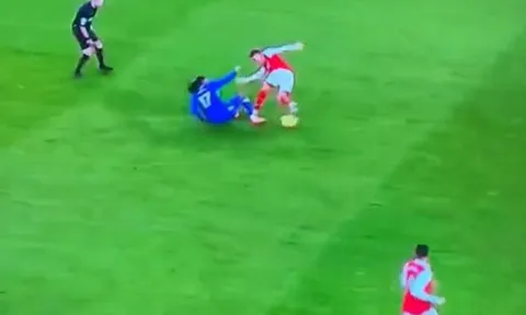 Odegaard 'nhảy số' thiên tài, CĐV tròn mắt sửng sốt
