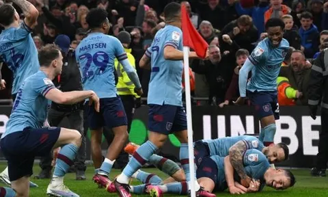 CHÍNH THỨC! Đội bóng đầu tiên thăng hạng Premier League 2023/24