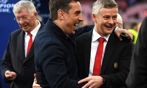 Gary Neville chỉ trích các cầu thủ Man United