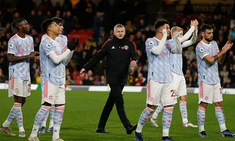 Patrice Evra chỉ trích cầu thủ Man United