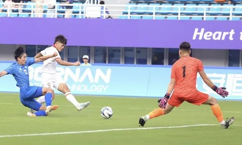 Sát thủ bùng nổ và lời khẳng định đanh thép với HLV Troussier