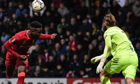 Origi hóa Ibrahimovic, Klopp nhận xét đơn giản