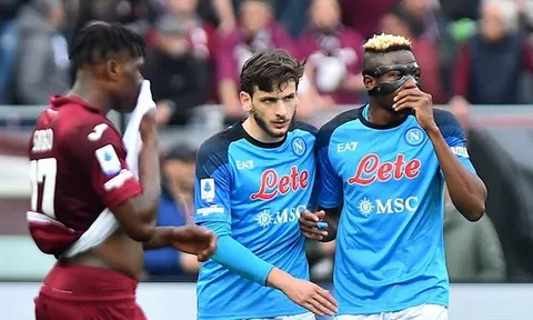 Osimhen bùng nổ, Napoli bỏ xa đội bám đuổi 21 điểm