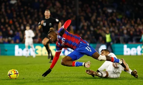 Owen chê bai quyết định của Casemiro