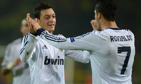 Mesut Ozil: 'Hãy tôn trọng Ronaldo'
