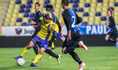 HLV Sint-Truiden nói điều phũ phàng về Công Phượng, chỉ ra lý do không đăng ký thi đấu