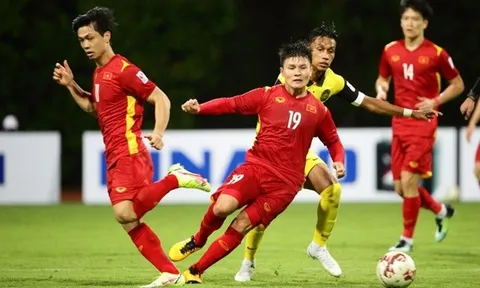 HLV Hoàng Văn Phúc: 'Tuyển Việt Nam phải chơi trên cơ Indonesia'