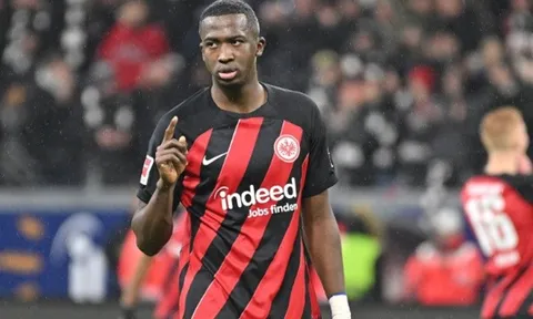 Liverpool nhận báo giá đá tảng trẻ Bundesliga