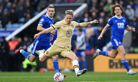 Paul Merson khen ngợi ngôi sao 'nguy hiểm' của Chelsea