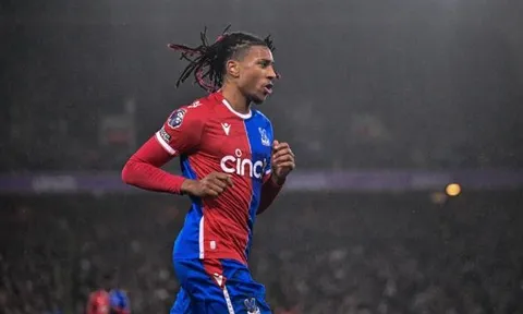 Paul Merson tiến cử 'cầu thủ đặc biệt' cho các CLB Premier League