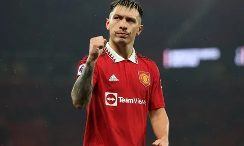 Paul Scholes: Lisandro Martinez dính chấn thương bất ổn