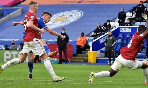 Man Utd hòa cay đắng, Scholes 'hủy diệt' 1 cái tên ở tuyến giữa