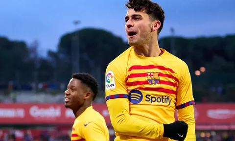 Pedri báo tin vui cho MU và Man City