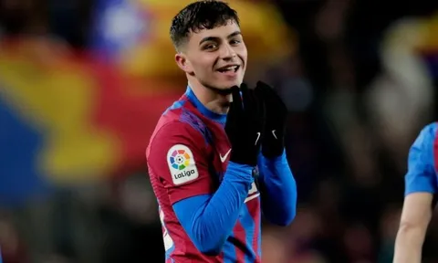 Pedri khiến Barcelona mắc thêm nợ