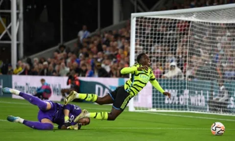 Nketiah hóa người hùng, Arteta chốt 1 câu