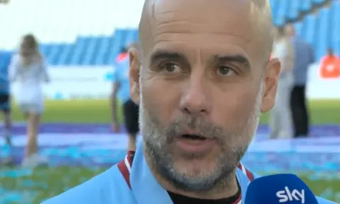 Ăn mừng vô địch, Pep nhắc đến 2 ngôi sao Arsenal