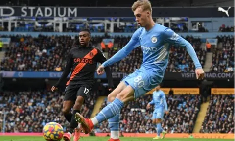 Pep cho ra mắt thần đồng 19 tuổi ở Premier League