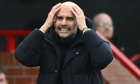 Pep Guardiola ngạc nhiên với Man United