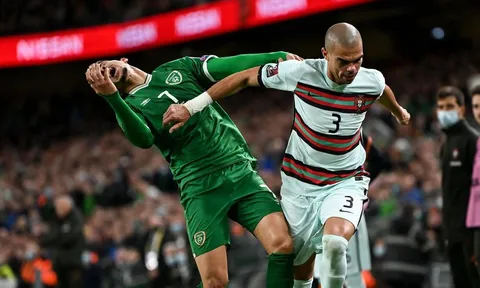 Pepe bị đuổi khỏi sân sau cú vung tay vào mặt đối thủ