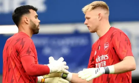 Peter Schmeichel đặt câu hỏi cho Arteta