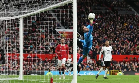 "Pha cứu thua xuất thần của De Gea. Maguire chẳng thể làm gì cậu ta"