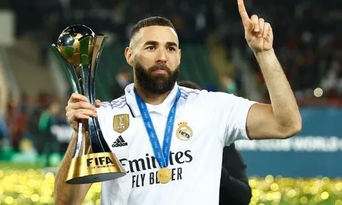 Phản ứng của Benzema sau khi Messi giành The Best