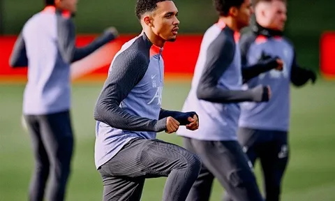 Phản ứng của Diaz; Klopp lộ biểu cảm âu yếm với Nunez