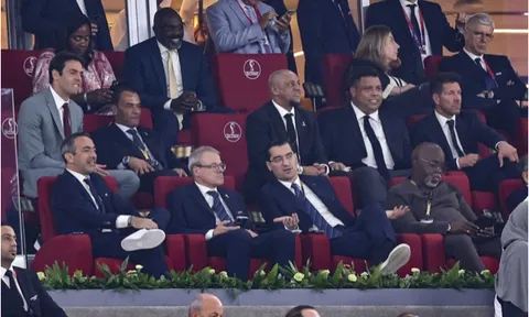 Phản ứng của Ro 'béo', Kaka khi Casemiro ghi bàn