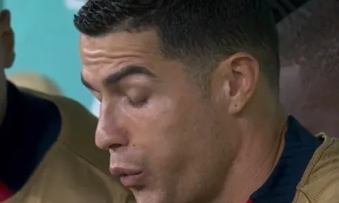 Phản ứng của Ronaldo khi đồng đội mắc sai lầm
