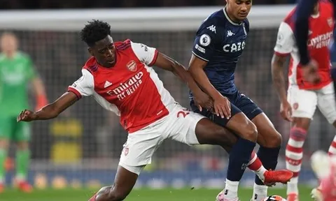 Phao cứu sinh cho tiền vệ Arsenal