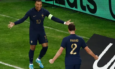 Pavard lập cú đúp, Pháp hủy diệt Scotland