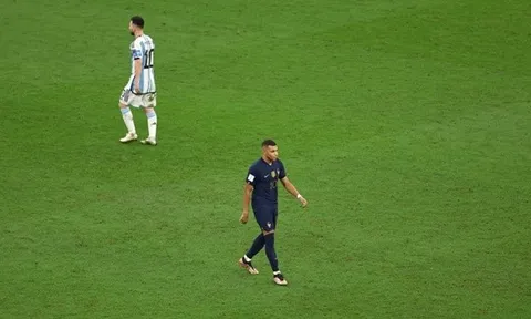 Pháp thua nhưng Mbappe thoát khỏi cái bóng Messi