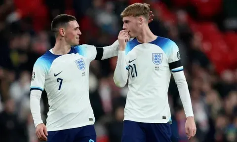 Phil Foden hết lời khen ngợi sao Chelsea