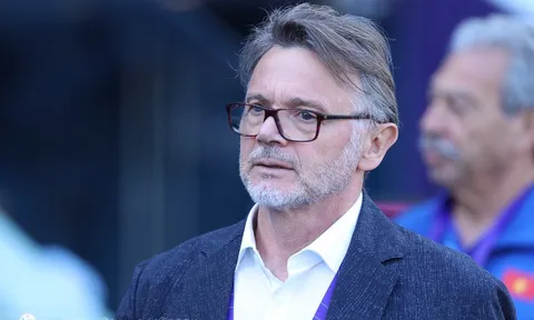 HLV Troussier: Cầu thủ Việt Nam ở trình độ thấp