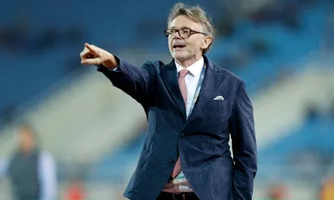 Xem AFC nói gì về HLV Troussier trước Asian Cup