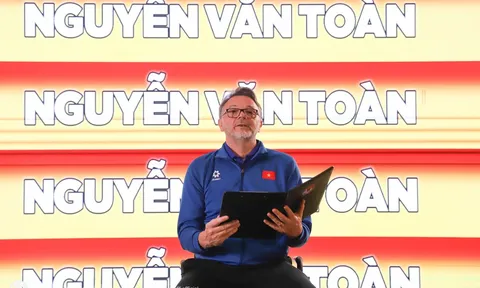 HLV Philippe Troussier chốt danh sách đấu Indonesia: Công Phượng, Duy Mạnh bị loại, Đình Bắc có tên