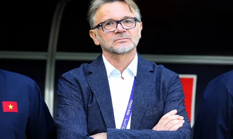 HLV Philippe Troussier nói về cơ hội của ĐT Việt Nam trước Indonesia
