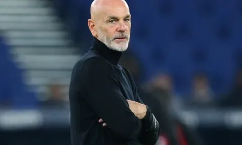 HLV Milan: "Rafael là một cầu thủ kỳ lạ"