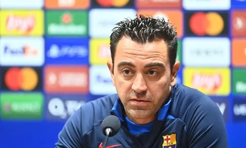 Pique giải nghệ, Xavi xác nhận Barca nổ tân binh