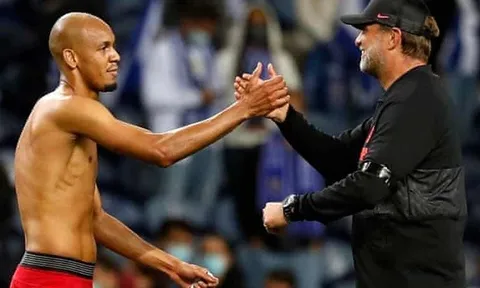 Chính phủ Anh ra thông báo cách ly mới, Klopp bất bình với BTC Premier League