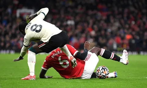 Pogba dính thẻ đỏ, Klopp nói thẳng 1 điều