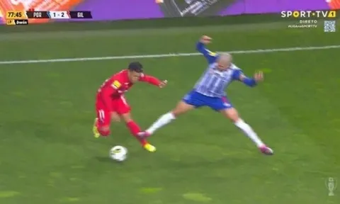 Pepe thoát thẻ đỏ sau pha triệt hạ đối thủ